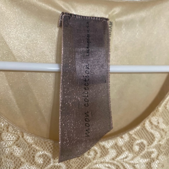 Ivory lace dress high waisted with asymmetric hem unique and like new! - Picture 2 of 4